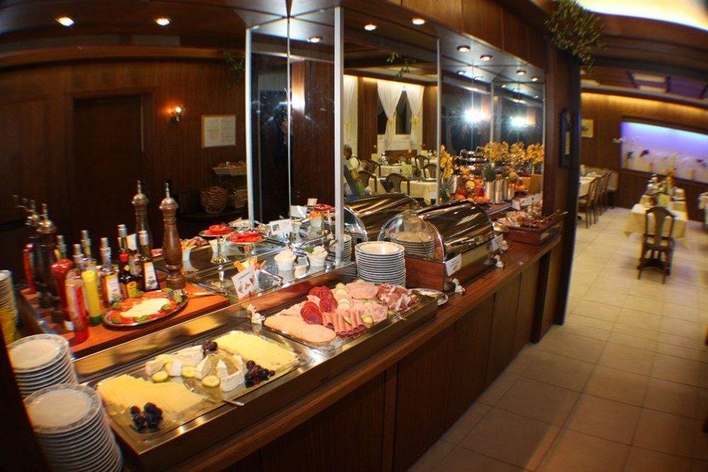 Hotel Blauer Karpfen Oberschleißheim Εξωτερικό φωτογραφία