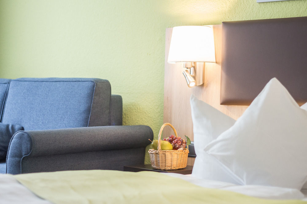 Hotel Blauer Karpfen Oberschleißheim Εξωτερικό φωτογραφία