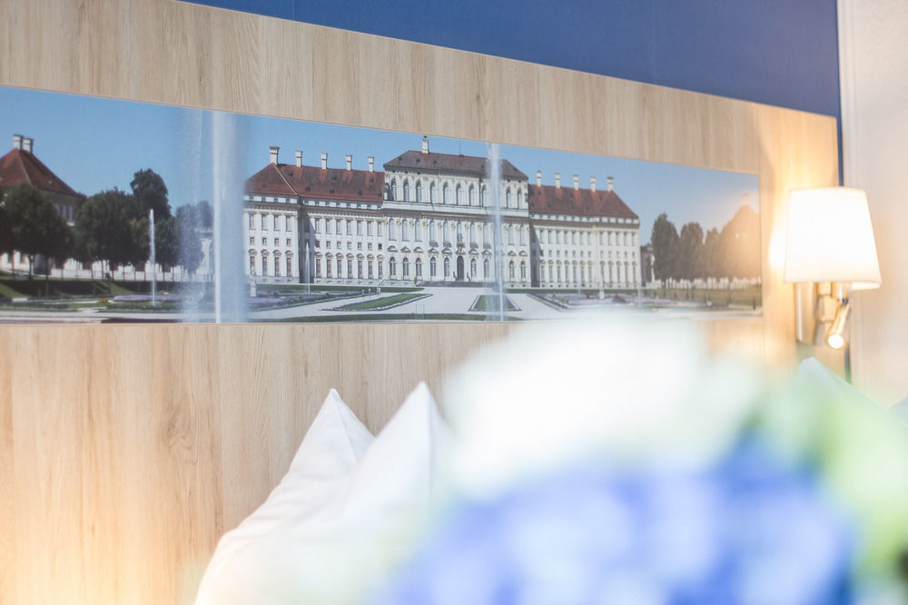 Hotel Blauer Karpfen Oberschleißheim Εξωτερικό φωτογραφία