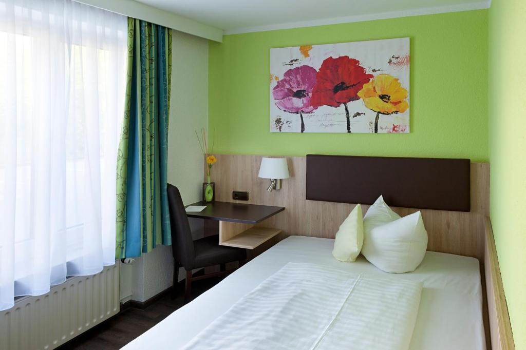 Hotel Blauer Karpfen Oberschleißheim Δωμάτιο φωτογραφία