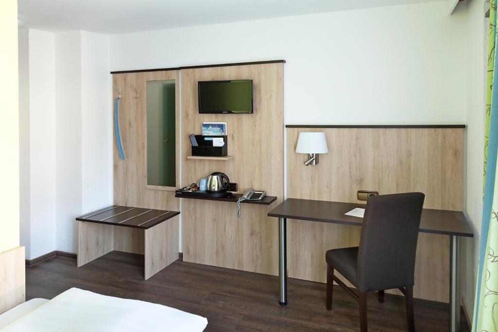 Hotel Blauer Karpfen Oberschleißheim Δωμάτιο φωτογραφία